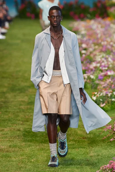 Look 2